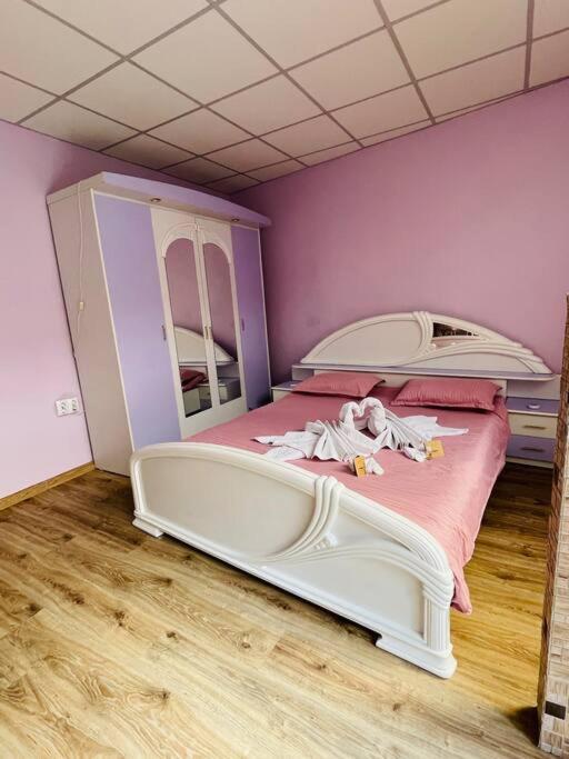 Lavender Luxury Apartment Oradea Exteriör bild