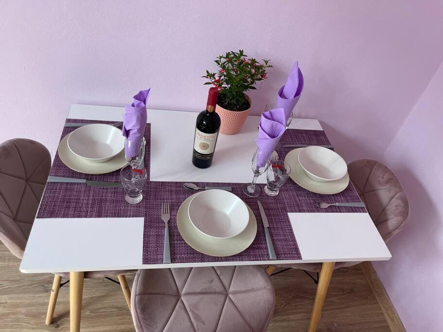 Lavender Luxury Apartment Oradea Exteriör bild