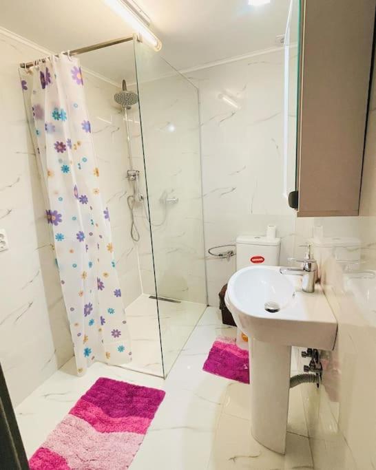 Lavender Luxury Apartment Oradea Exteriör bild