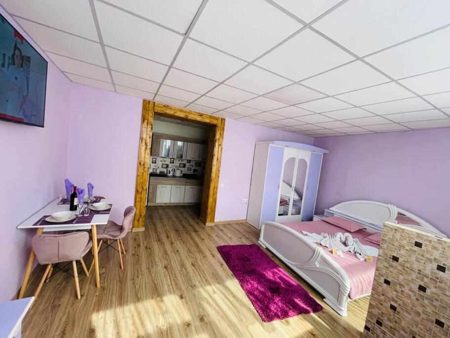 Lavender Luxury Apartment Oradea Exteriör bild